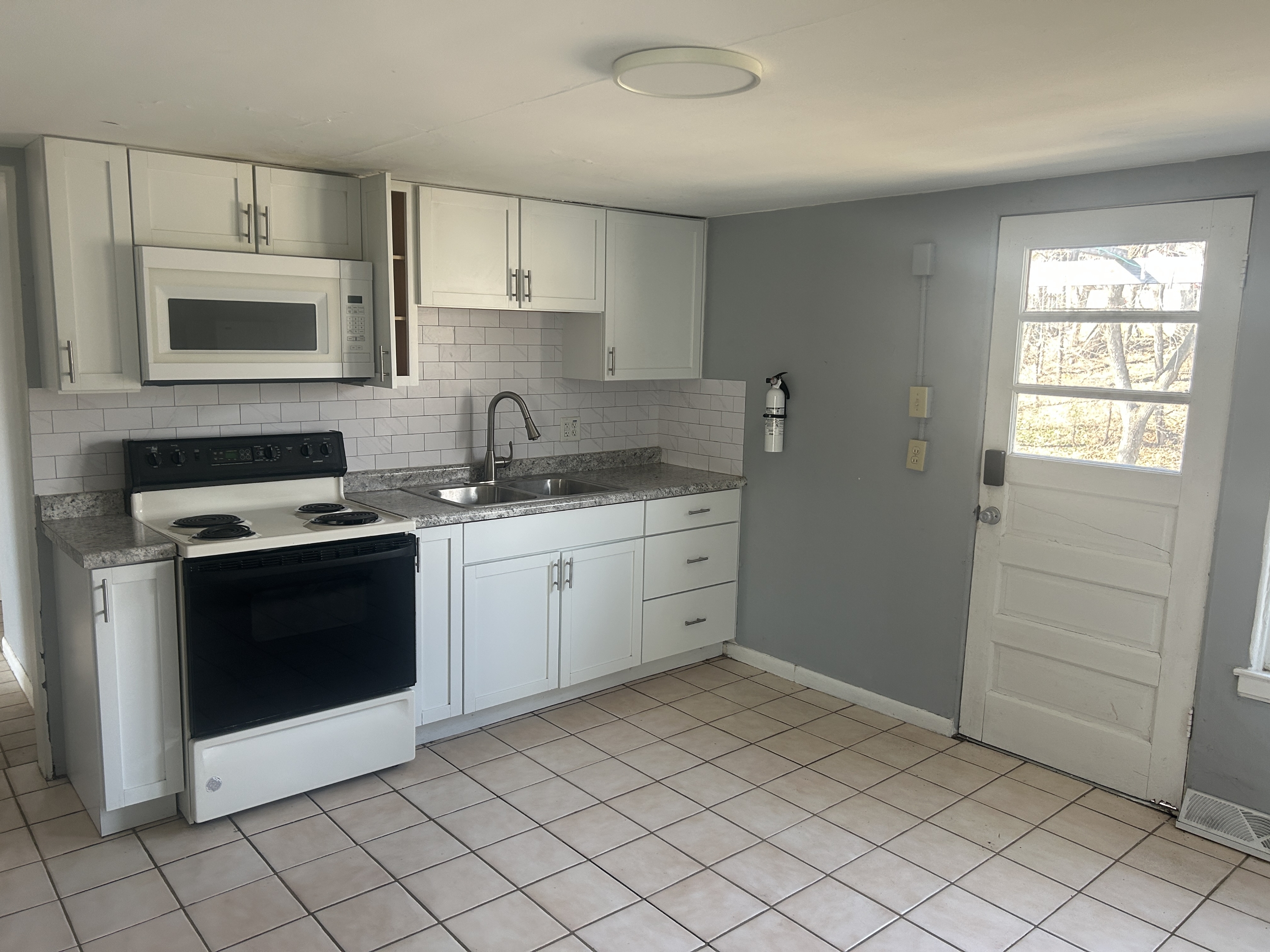 142 Hutchinson Street - E